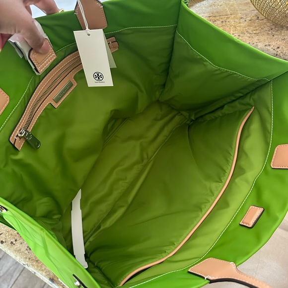New Tory Burch ELLA TOTE WHEATGRASS - Picture 7 of 10